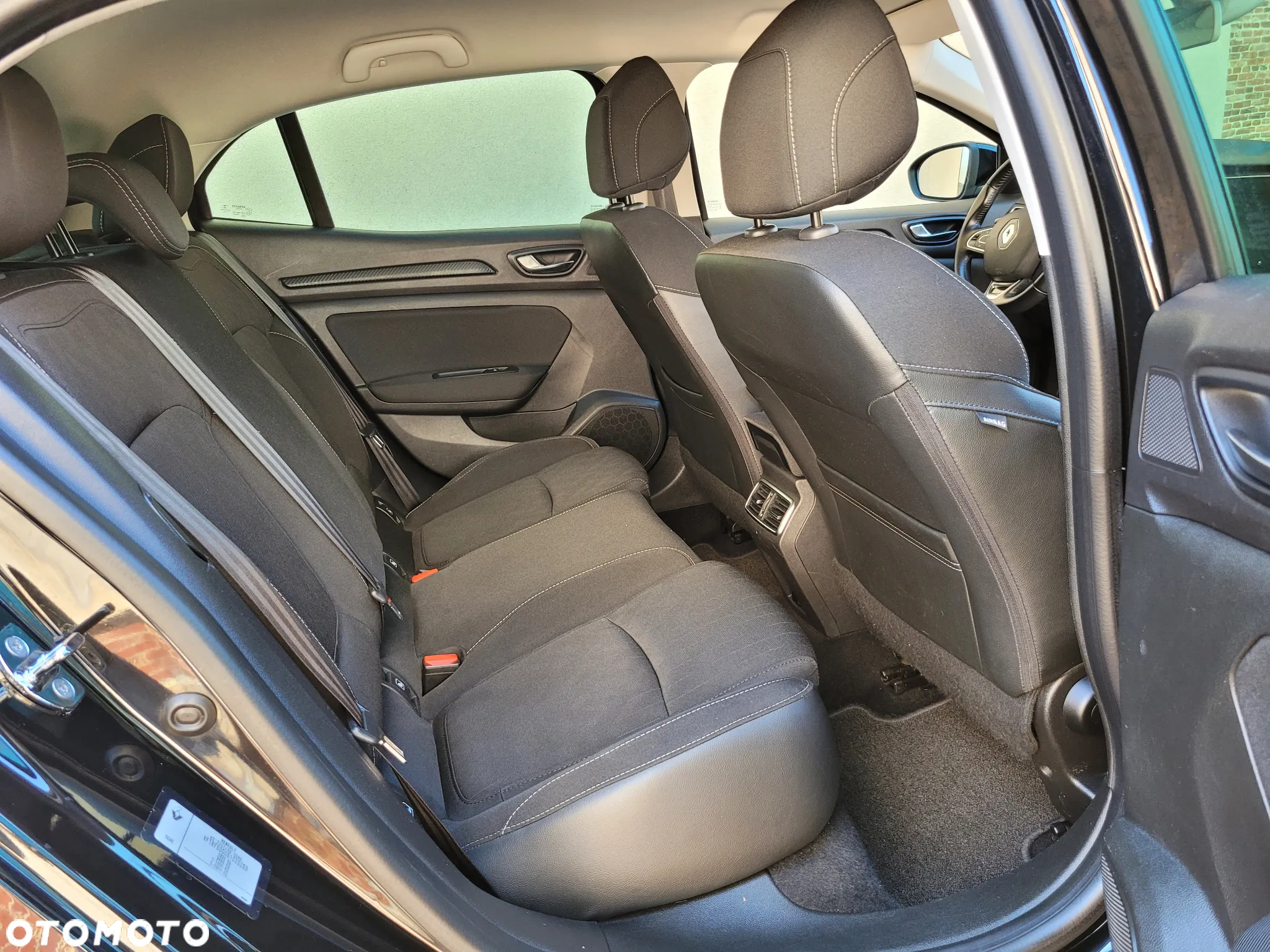 Renault Megane ENERGY TCe 140 EDC LIMITED - 19