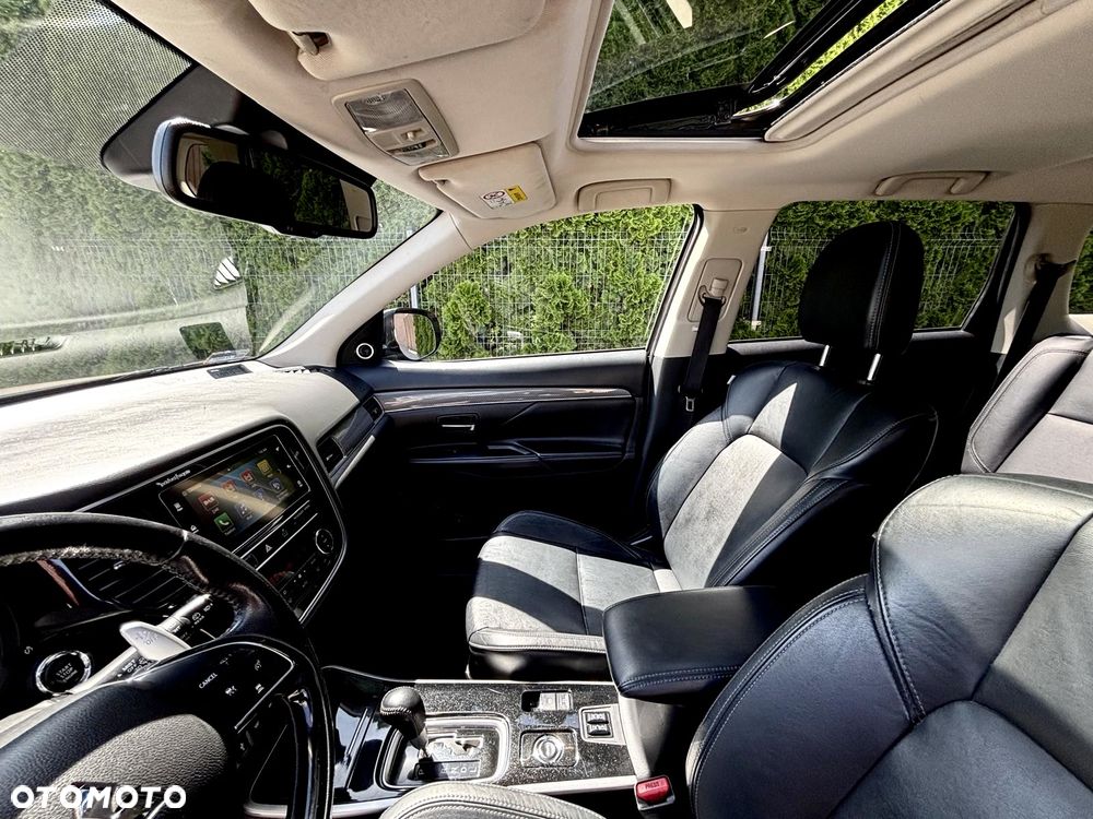 Mitsubishi Outlander 2.0 Intense + Navi 4WD CVT - 27
