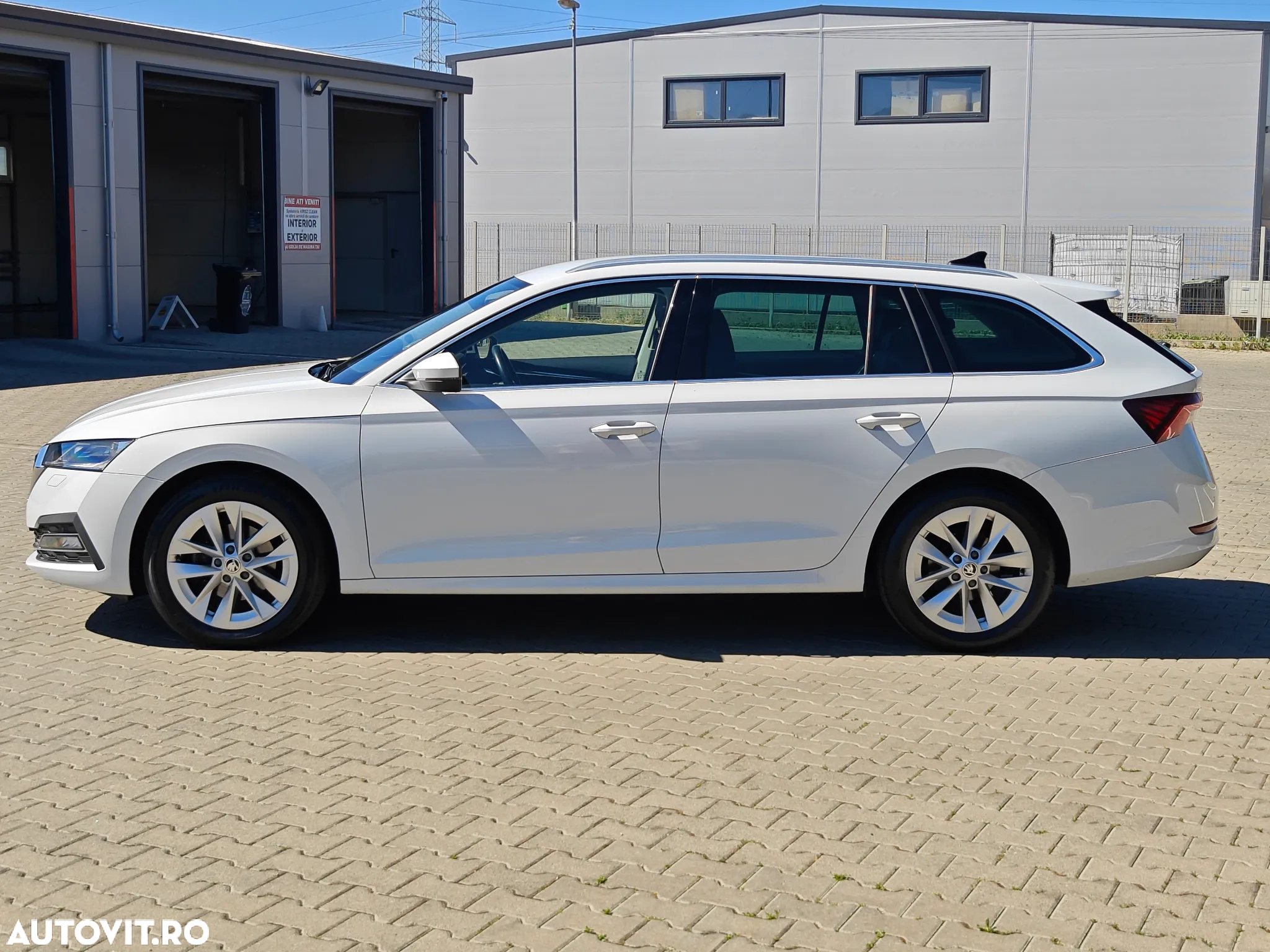Skoda Octavia Combi 2.0 TDI DSG Style - 25