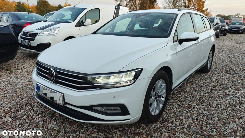 Volkswagen Passat - 1