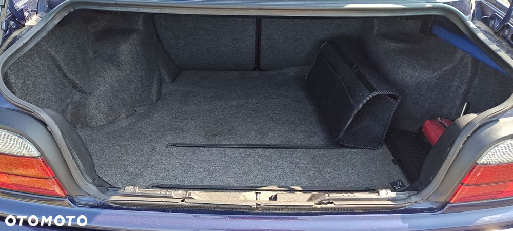 BMW Seria 3 323i - 30