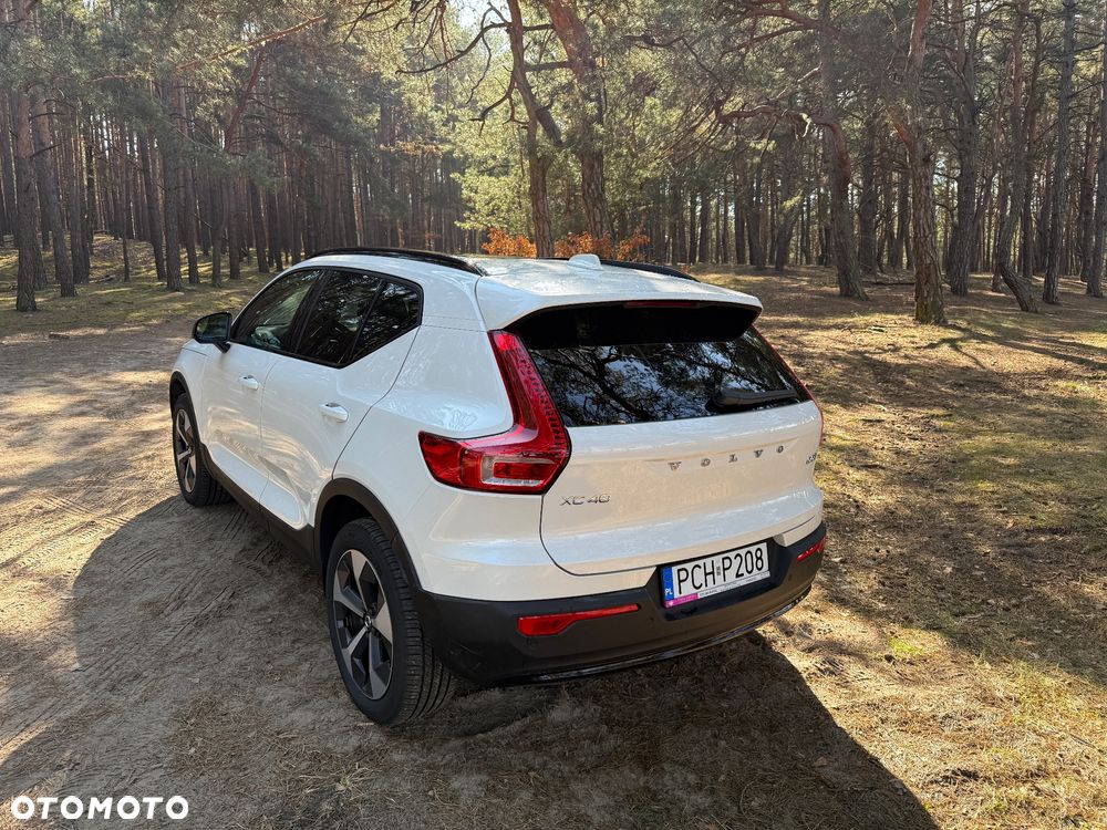 Volvo XC 40 B5 AWD Ultimate Dark - 4