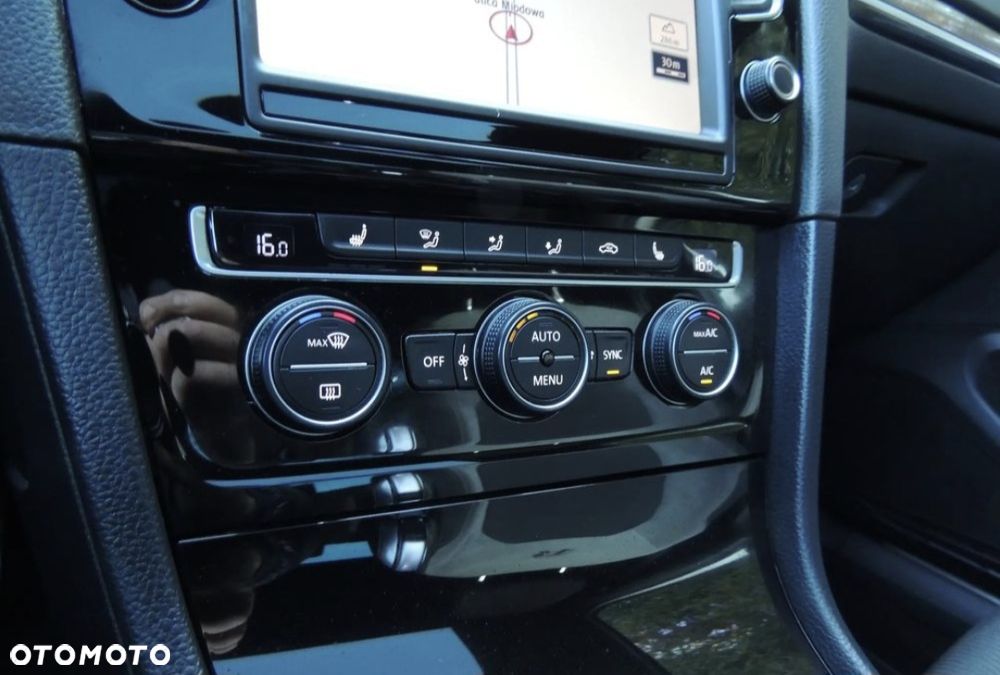 Volkswagen Golf - 14