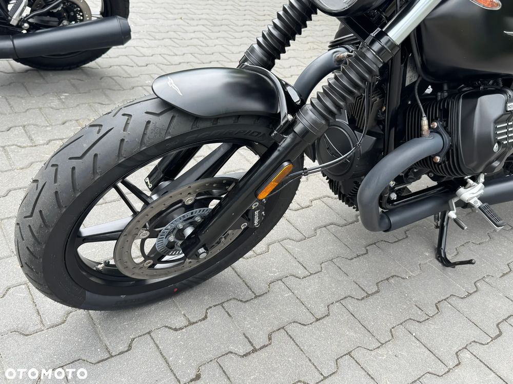 Moto Guzzi V7 - 7