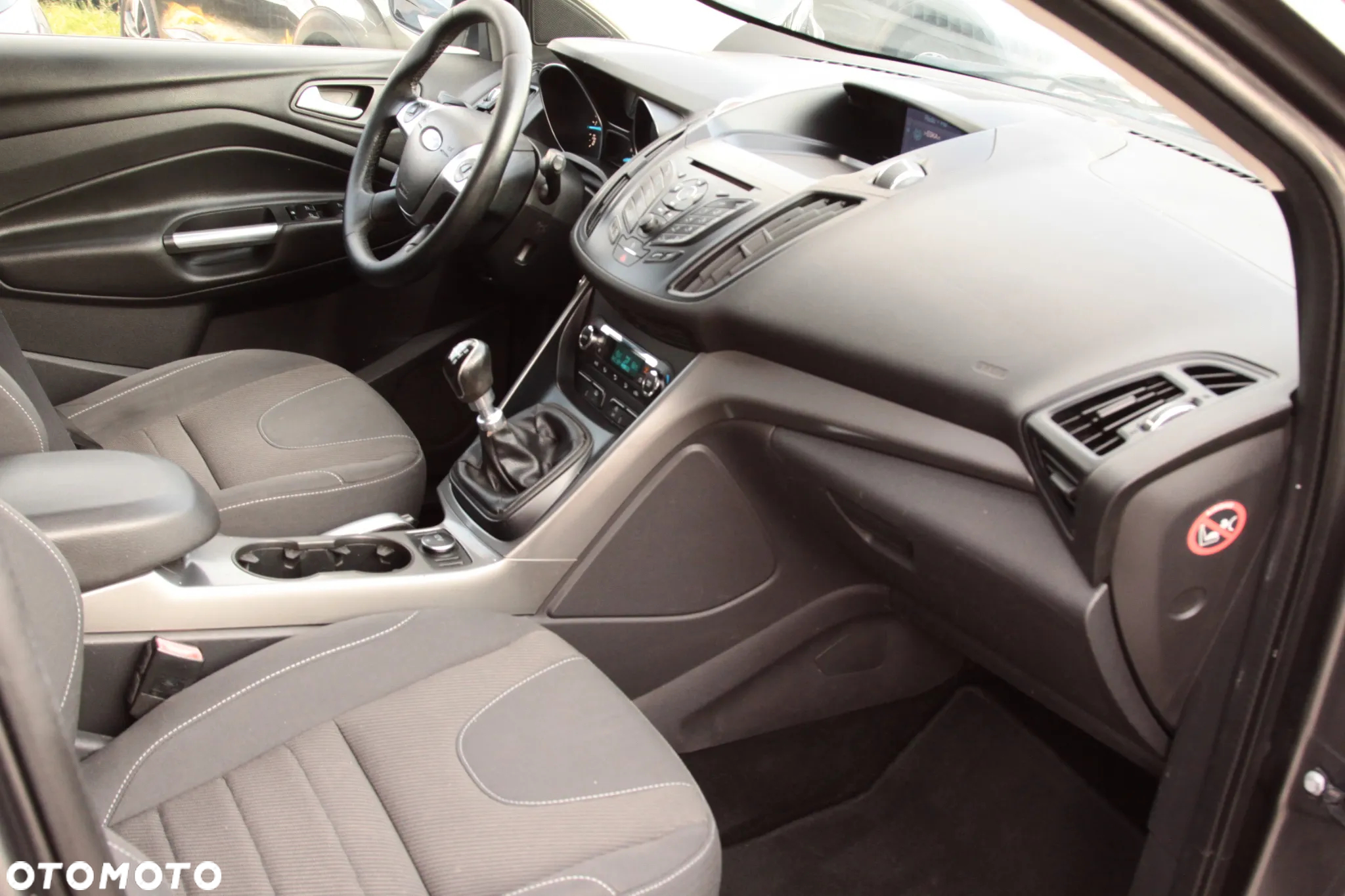 Ford Kuga 2.0 TDCi 2x4 Titanium - 16