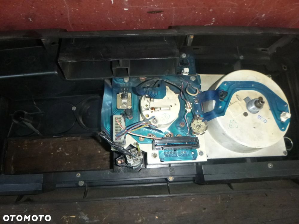 LICZNIK Z OBROTOMIERZEM VW LT I 77-95 - 9