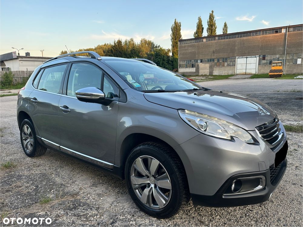 Peugeot 2008 1.2 Pure Tech Allure S&S - 12