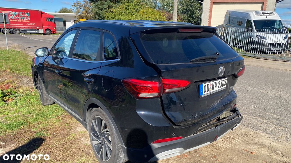 MG ZS Hybrid+ - 13
