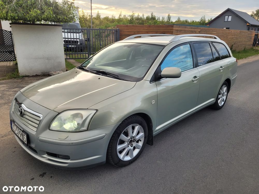 Toyota Avensis 2.0 D-4D Executive - 1
