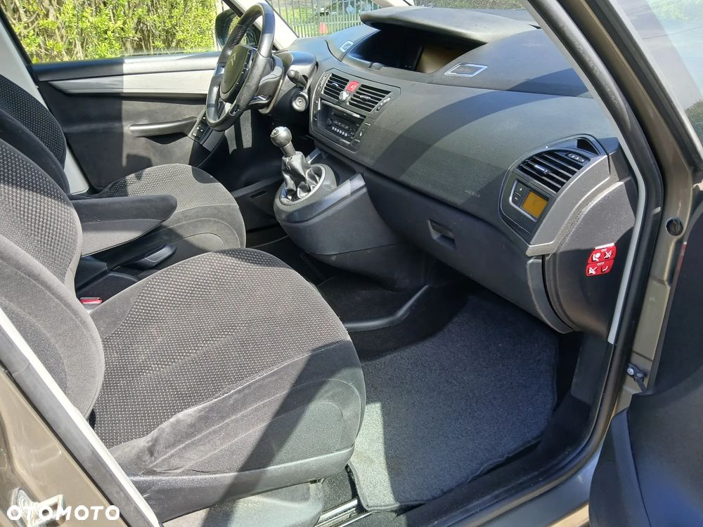 Citroën C4 Picasso 1.8 16V Confort - 29