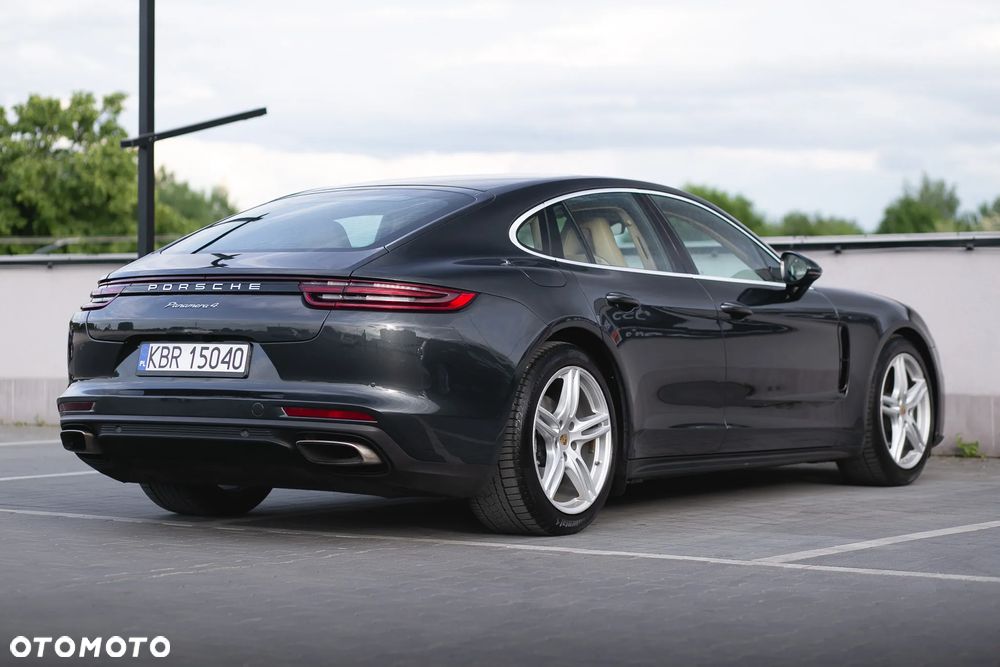 Porsche Panamera 4 - 6