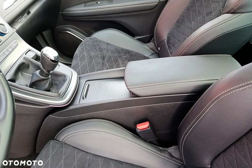 Renault Grand Scenic TCe 140 GPF BLACK EDITION - 26