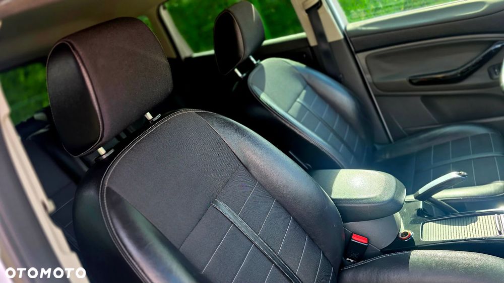 Ford Kuga 2.0 TDCi 4x4 Champions Edition - 22