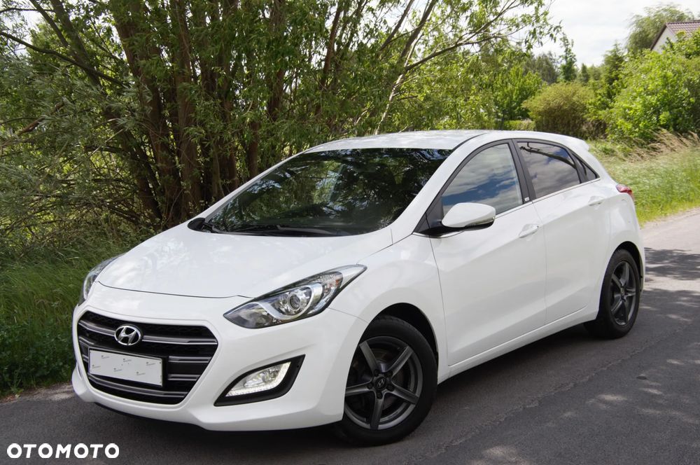 Hyundai i30 blue 1.6 GDI Passion - 12