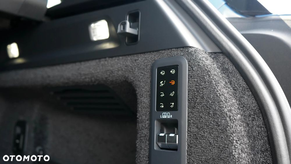 Land Rover Range Rover 4.4 V8 P615 mHEV SV - 27