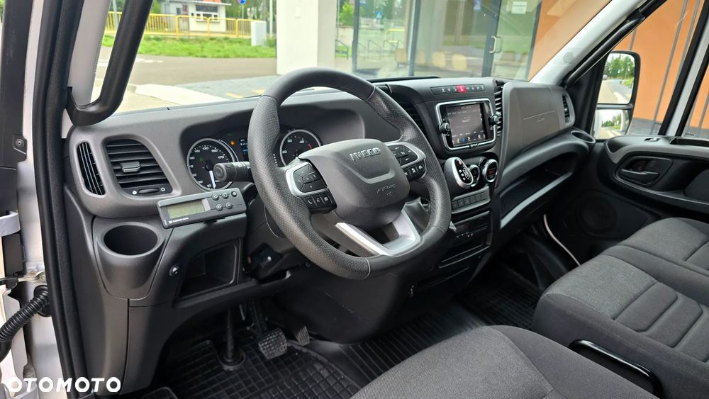 Iveco ❗️❗️DAILY 3.0 180KM 50C18 ❗️❗️ZABUDOWA IGLOOCAR 10 PALET / MROŹNIA -32 +32 / AGREGAT THERMOKING V300 MAX / AUTOMAT HI-MATIC / LAKIER METALIC / NAWIGACJA / TEMPOMAT ADAPTACYJNY / PODUSZKI PNEUMATYCZNE / GRUBA ŚCIANKA / WERSJA WZMOCNIONA / SALON POLSKA / FULL LED / MAKSYMALNA DOSTĘPNA OPCJA WYPOSAŻENIA❗❗ STAN - JAK NOWY ❗️ - 34