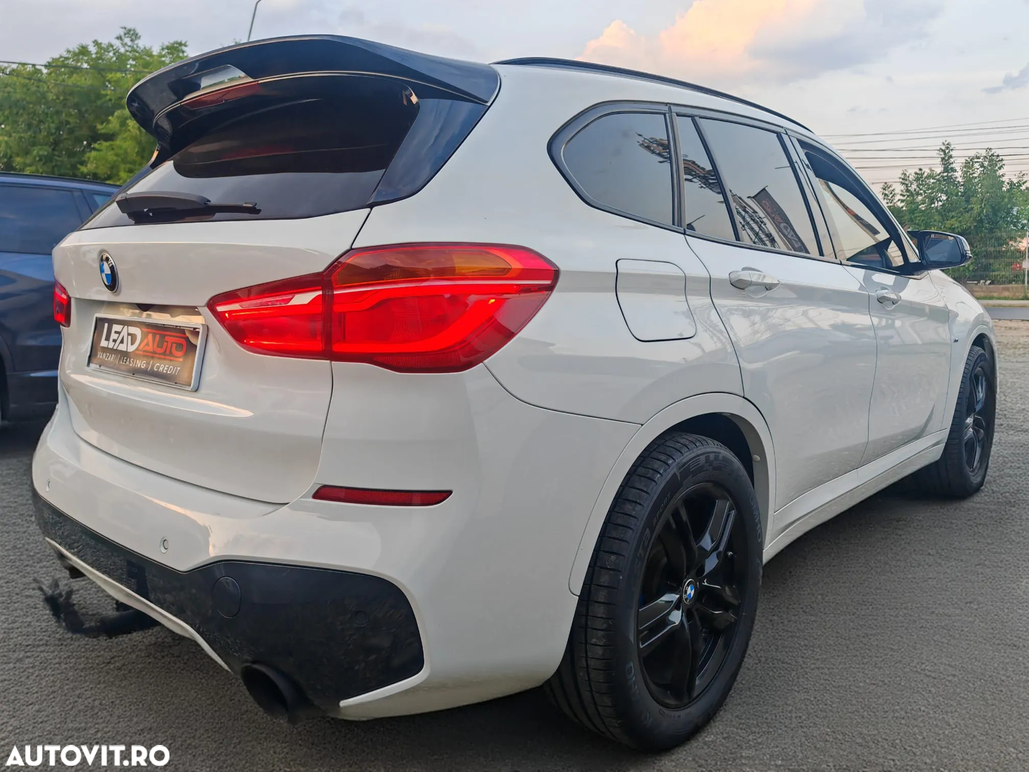 BMW X1 xDrive20i AT M Sport - 28