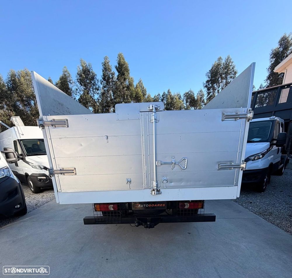 Nissan Cabstar Cabine Dupla - Basculante - 12