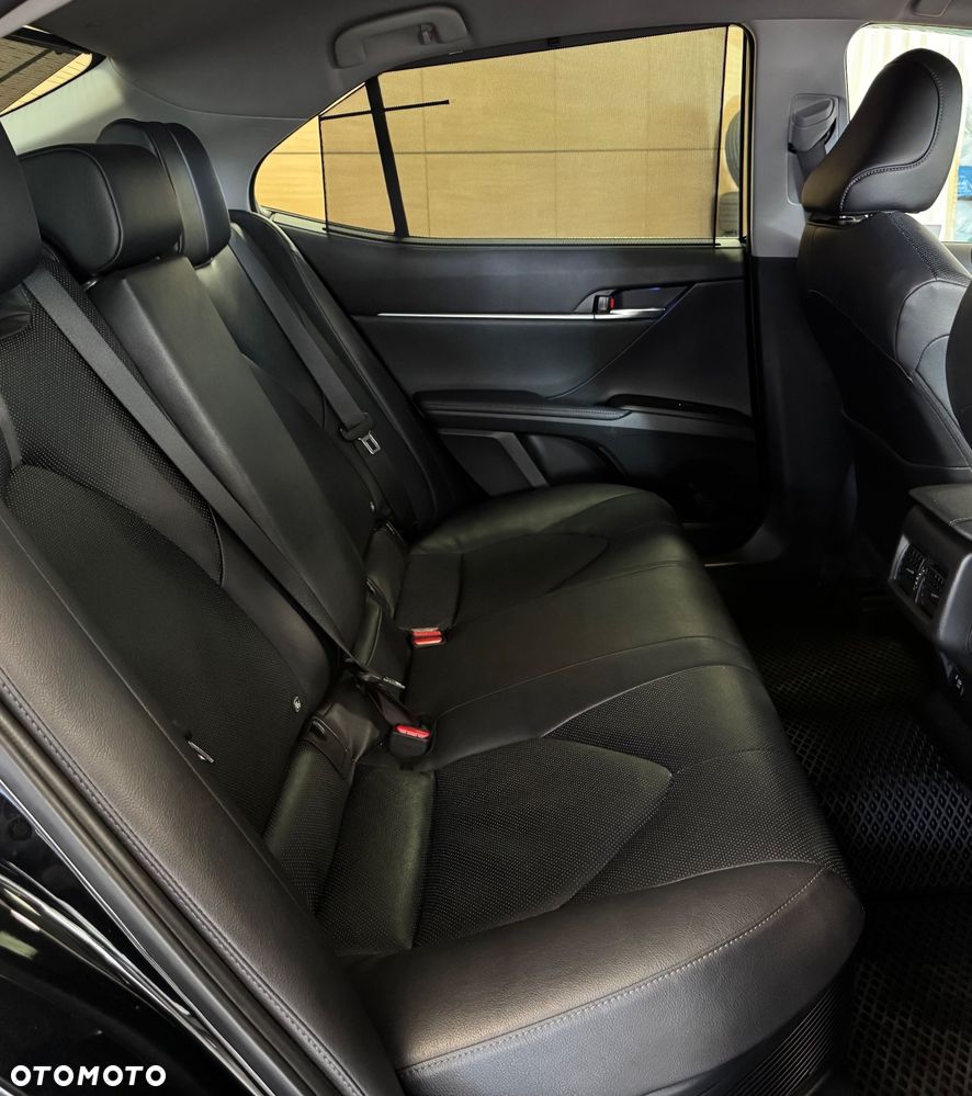 Toyota Camry 2.5 Hybrid Executive CVT - 12