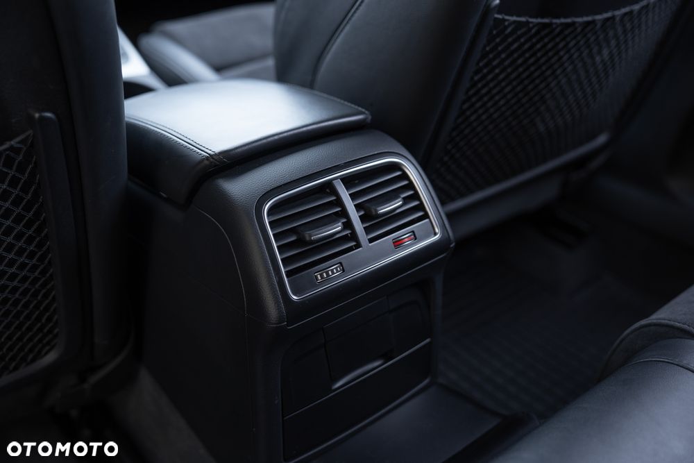 Audi A4 Allroad 2.0 TDI Quattro S tronic - 38