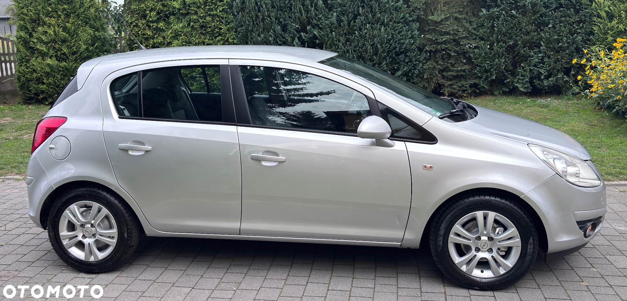 Opel Corsa 1.4 16V Cosmo - 17