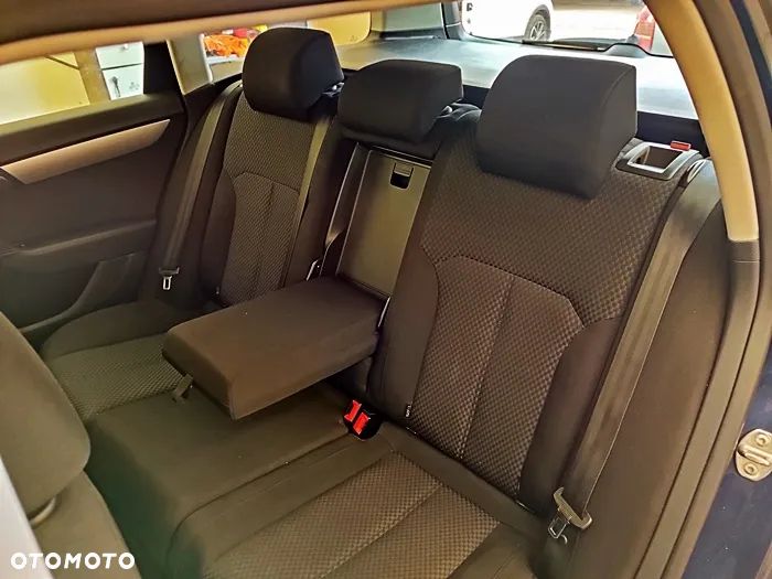 Volkswagen Passat - 34
