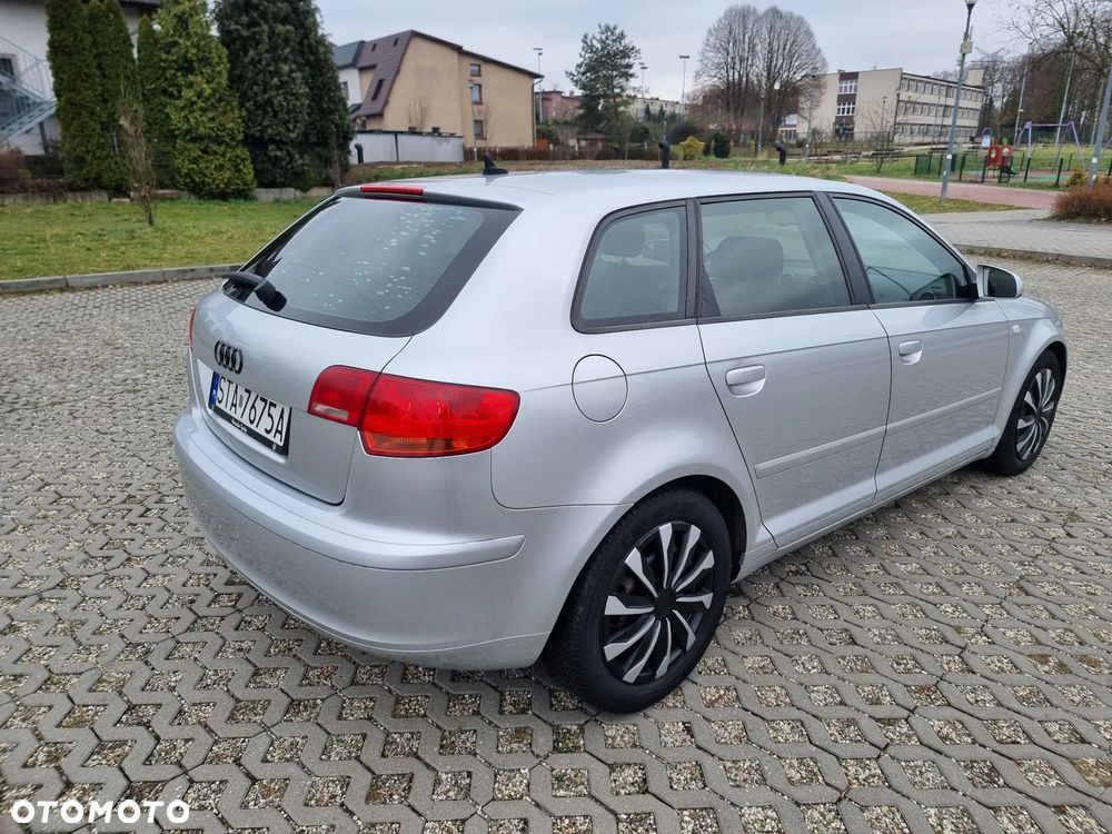 Audi A3 Sportback - 4