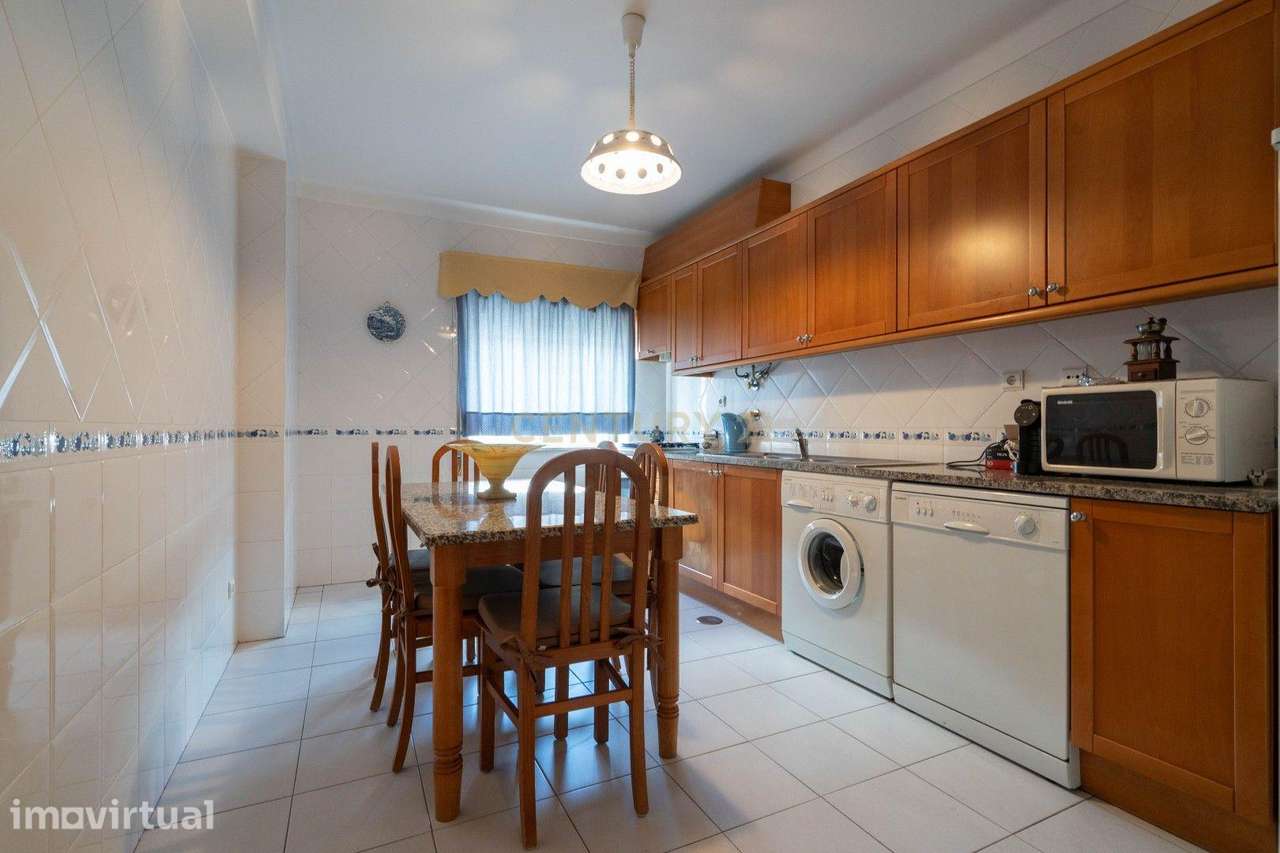 Moderno T1+2 em Lousã com 2 Casas de Banho - Quase Novo - Grande imagem: 3/40