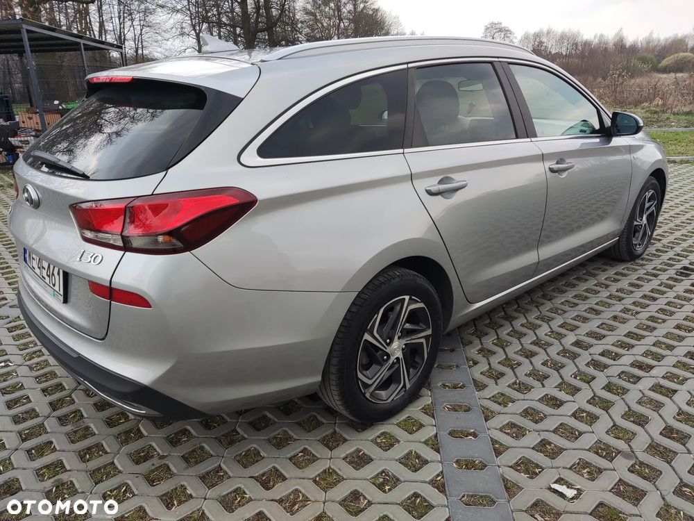 Hyundai i30 1.5 T-GDI 48V Comfort DCT - 4
