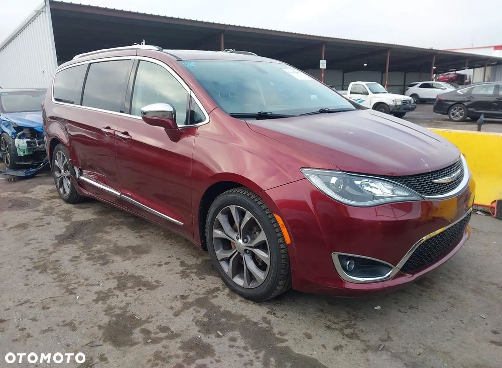 Chrysler Pacifica - 6