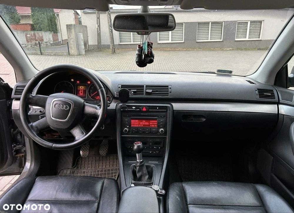 Audi A4 Limousine - 5
