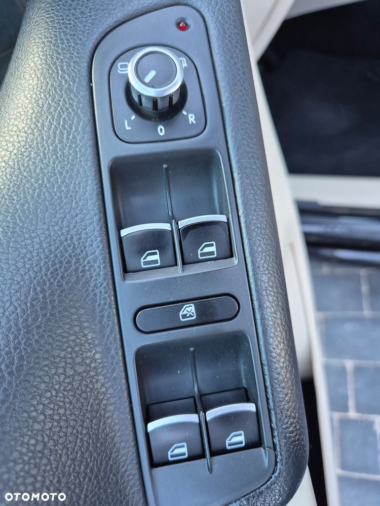 Volkswagen Tiguan 2.0 TDI DPF 4Motion BlueMotion Technology Exclusive - 19