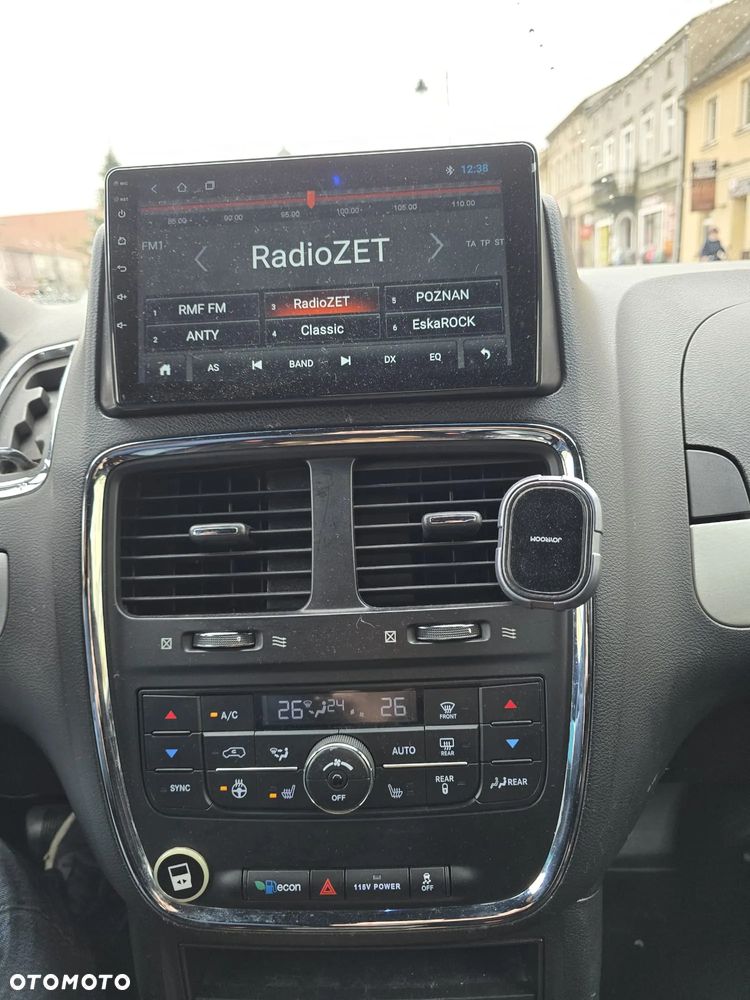 Dodge Grand Caravan - 8