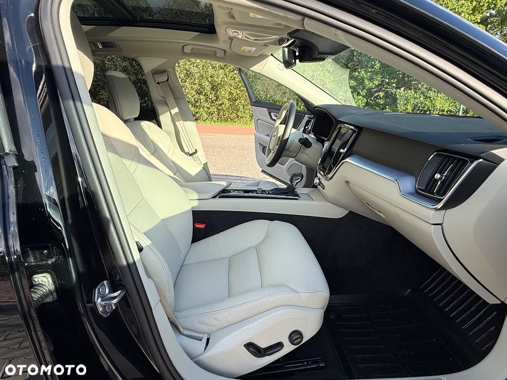 Volvo S60 T6 AWD Momentum Pro - 11