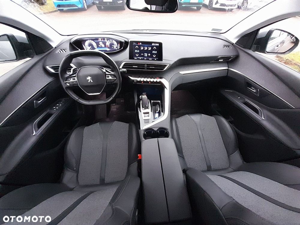 Peugeot 3008 1.2 PureTech Allure S&S EAT8 - 17