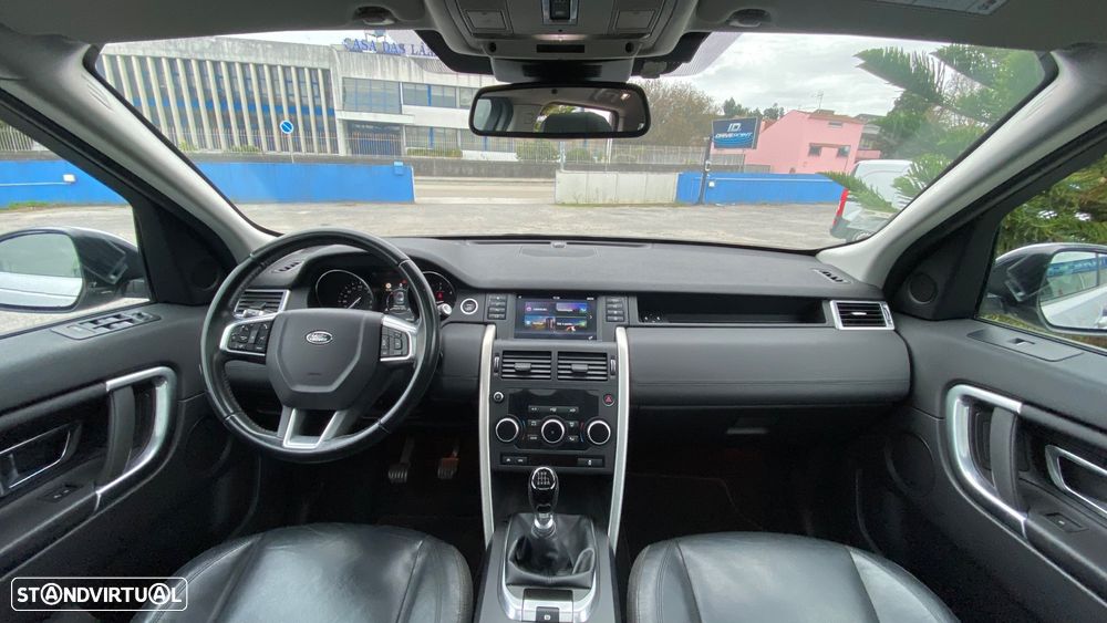 Land Rover Discovery Sport 2.0 TD4 SE - 28
