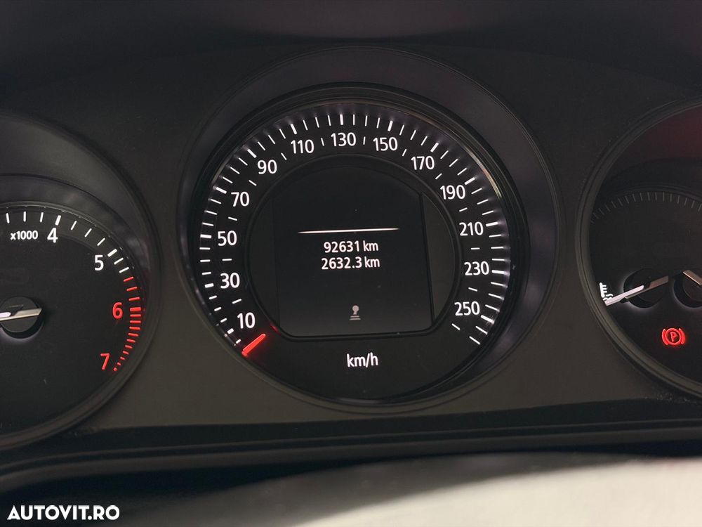 Renault Megane TCe Business - 31