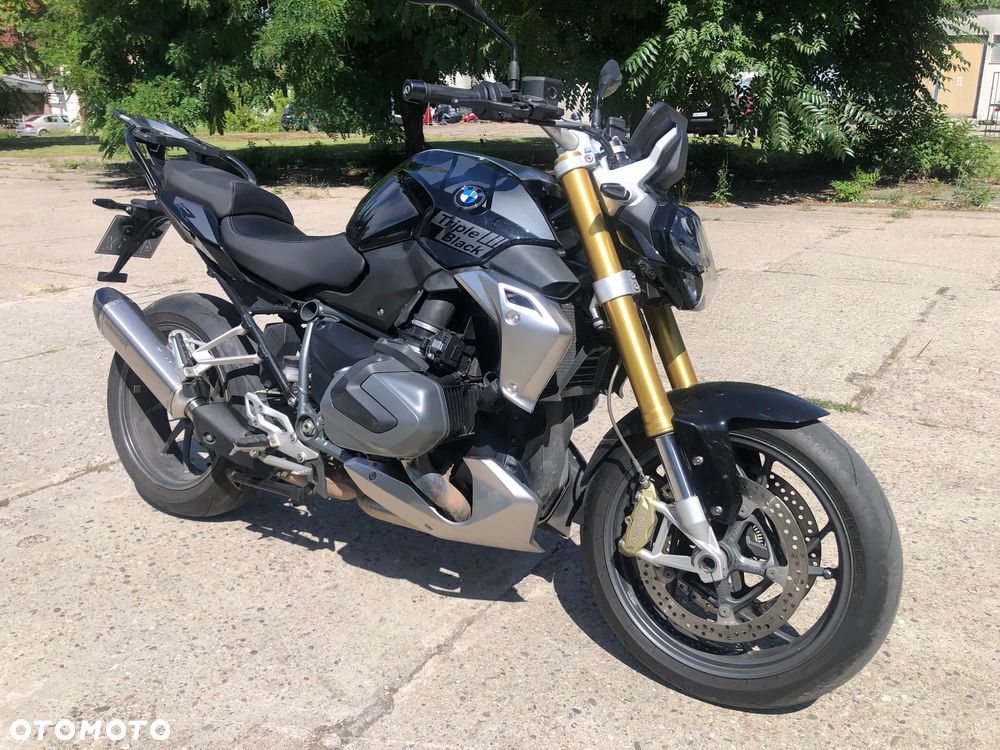 BMW R - 1