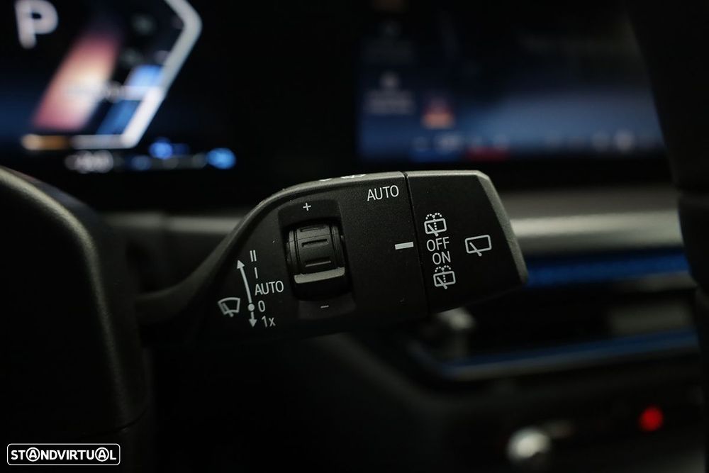 BMW 330 e Edição Desportiva M Auto - 18