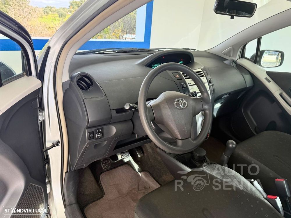 Toyota Yaris 1.0 VVT-i - 9