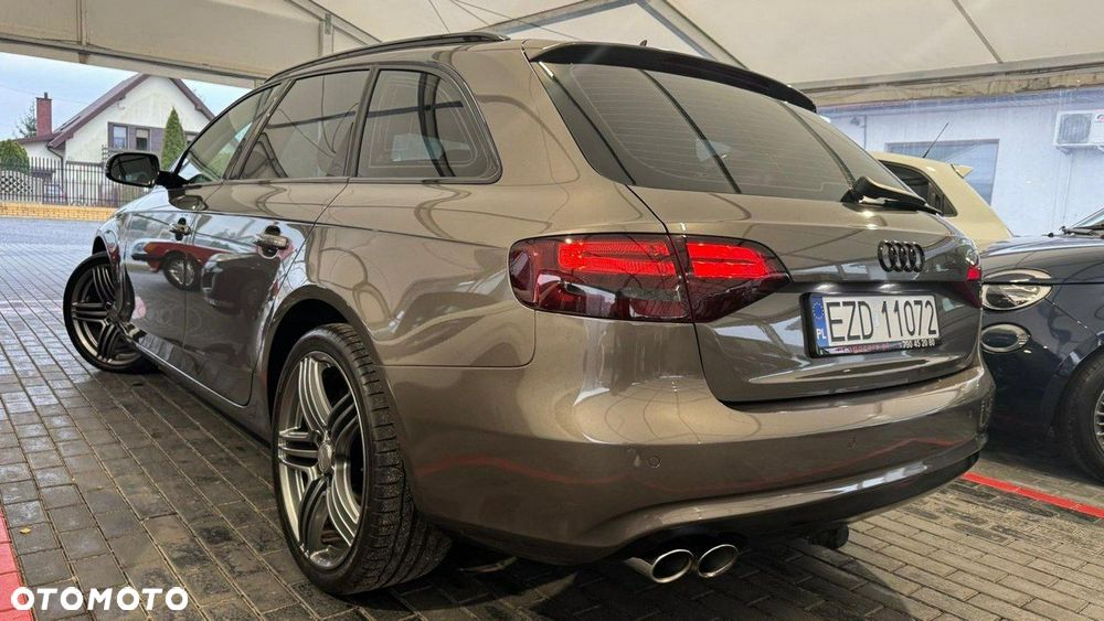 Audi A4 Avant - 32