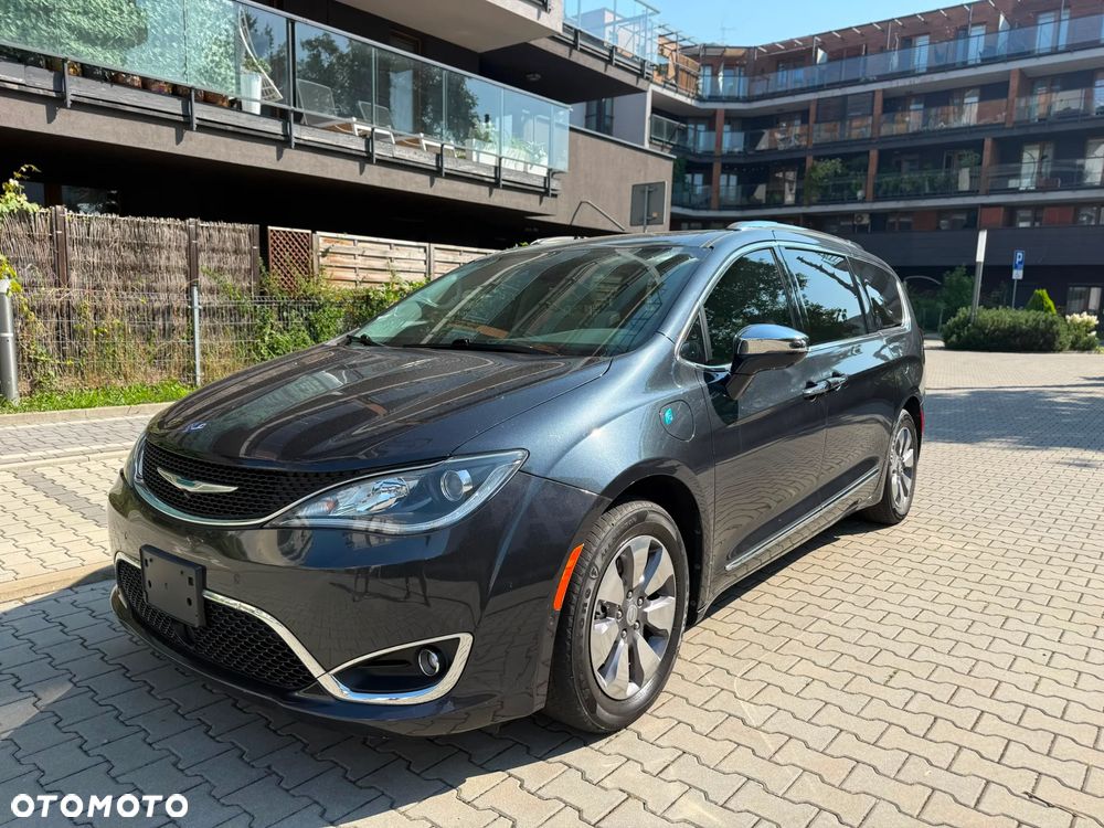 Chrysler Pacifica - 2