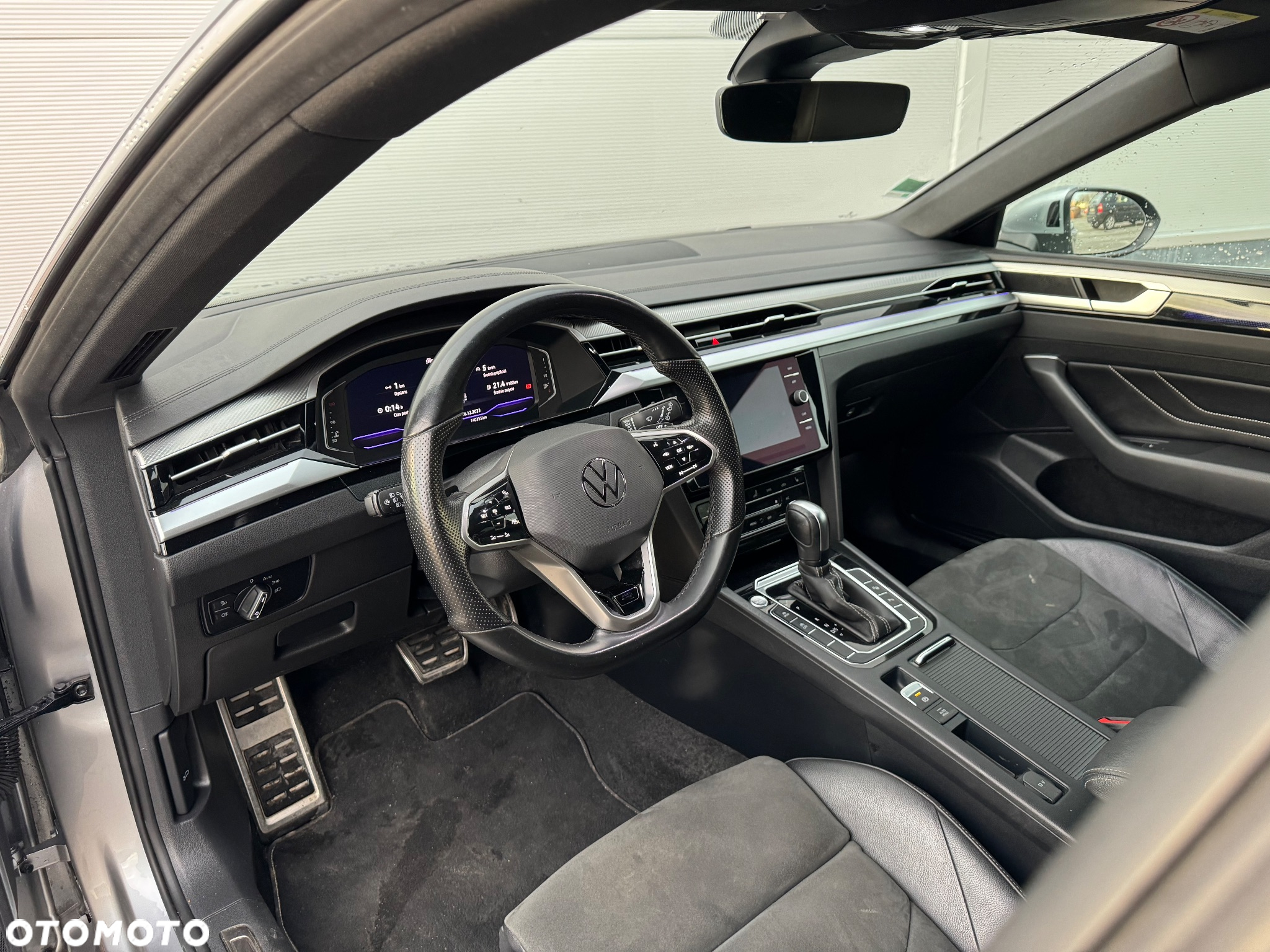 Volkswagen Arteon 2.0 TDI SCR R-Line DSG - 24