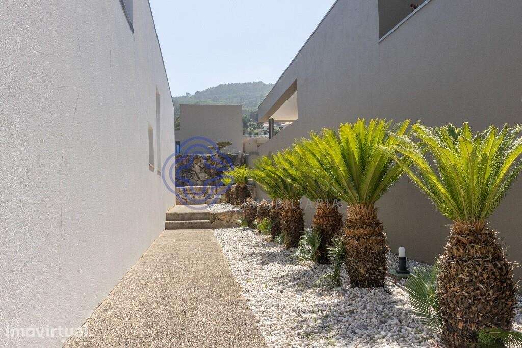 Moradia T4 de 4 Frentes com Piscina Aquecida e Vistas Deslumbrantes – - Grande imagem: 4/20