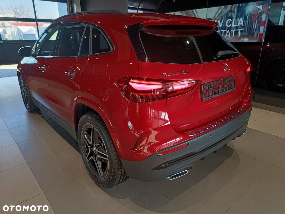 Mercedes-Benz GLA - 6
