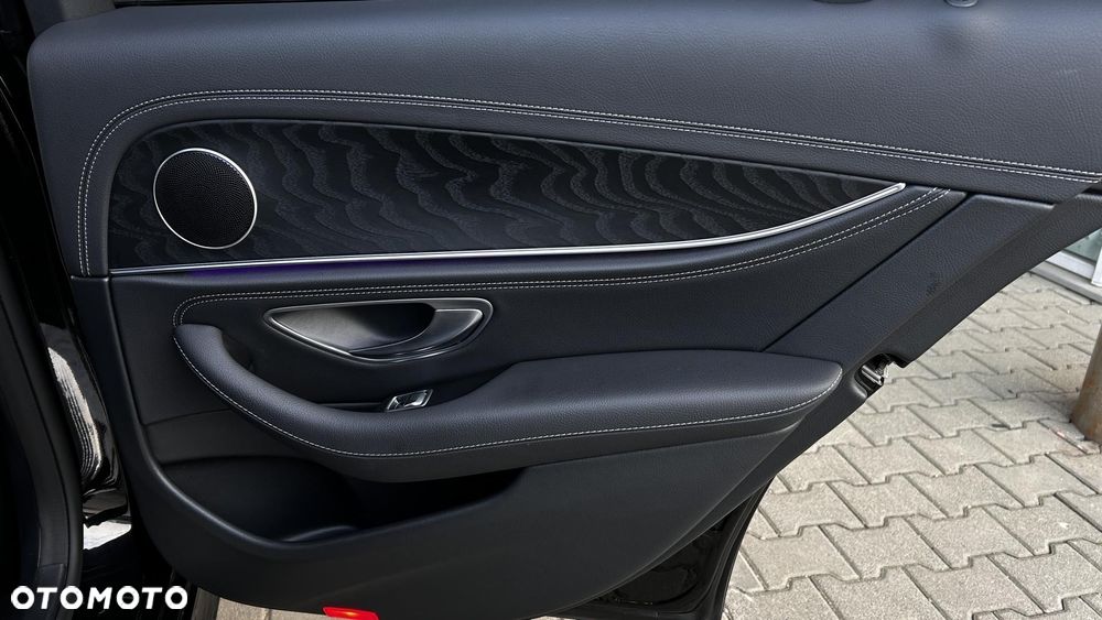 Mercedes-Benz Klasa E - 27