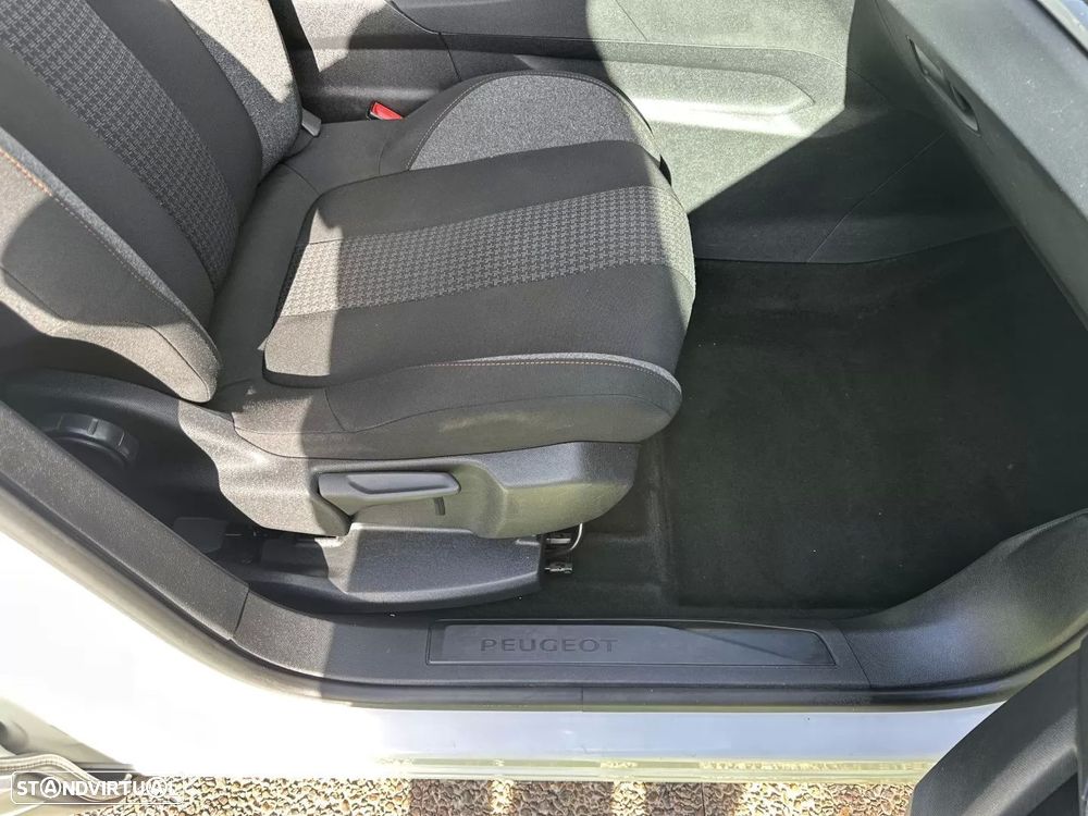 Peugeot 5008 1.2 PureTech Allure Pack - 61