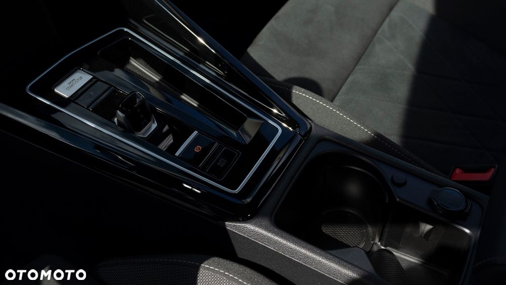 Volkswagen Golf - 16