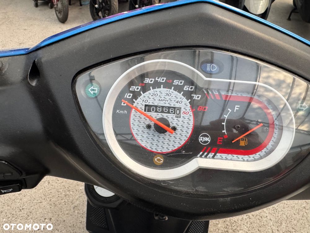 Suzuki Burgman - 8