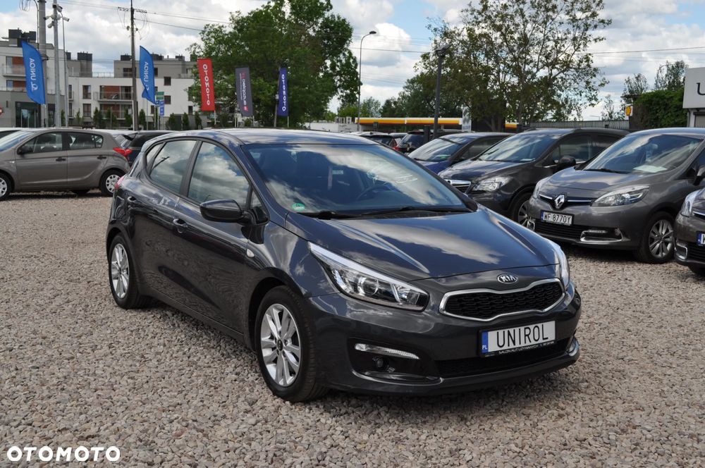 Kia Ceed - 4